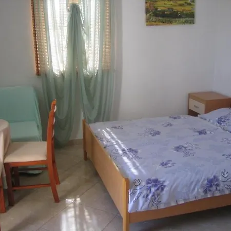 Ivan Dolac 15483a Apartamento *